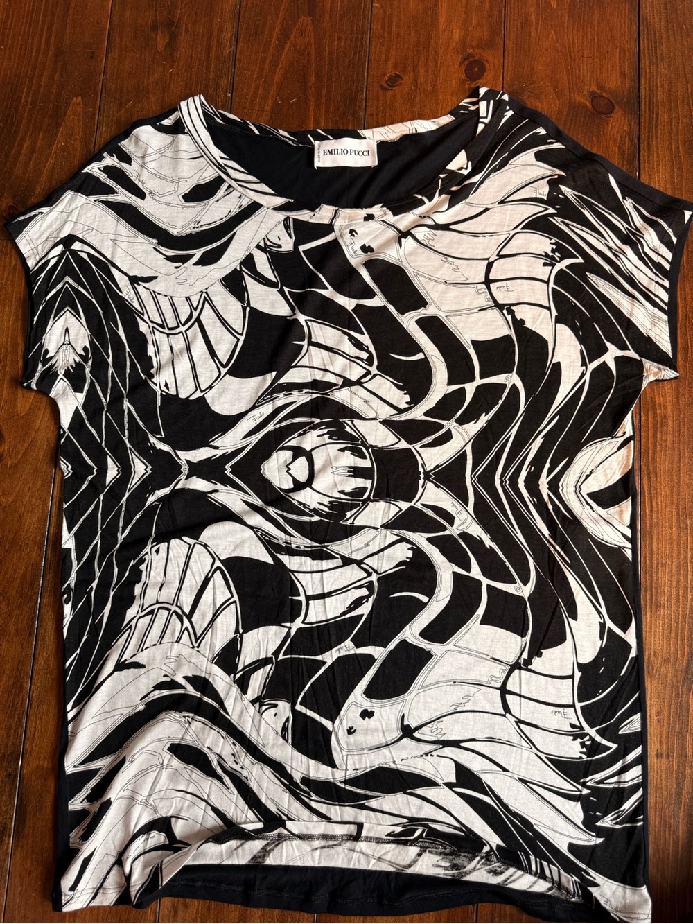 Emilio Pucci Black and White Abstract Wave Short Sleeve Top 100% Viscose